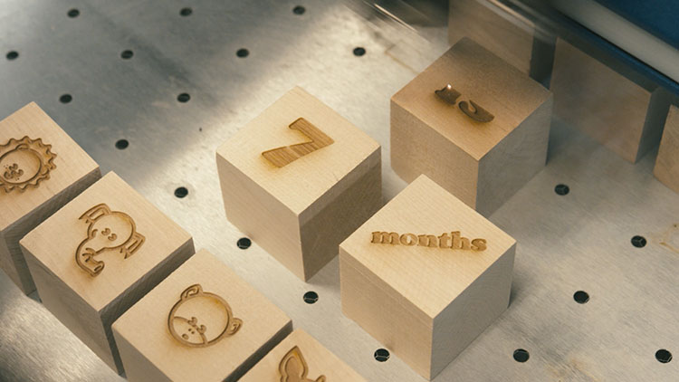laser engraving wooden baby blocks