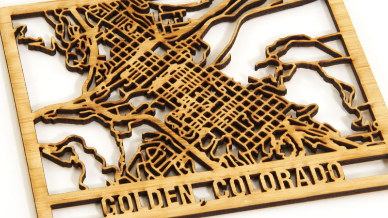 carte de Golden (Colorado) découpée au laser sur du bambou