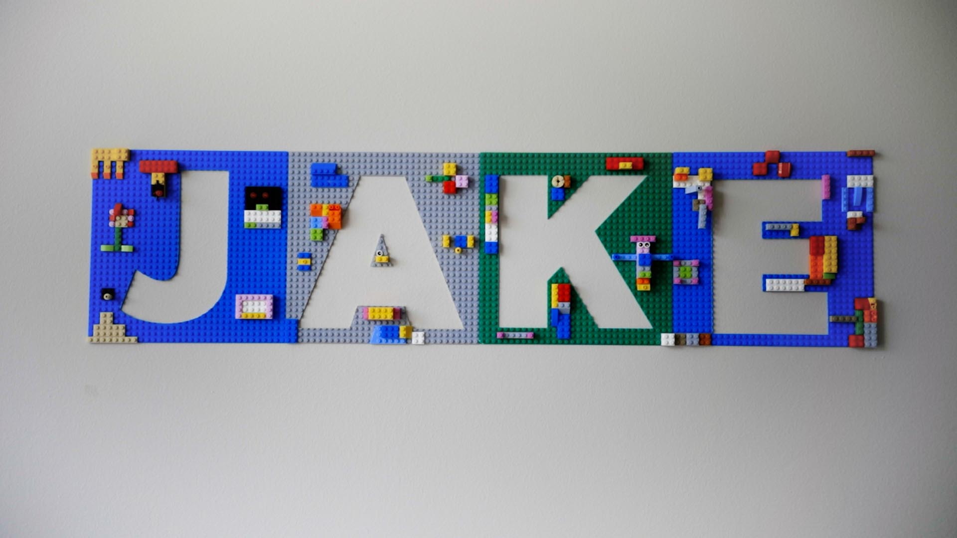 I blocchi di costruzione LEGO® tagliati al laser completati.