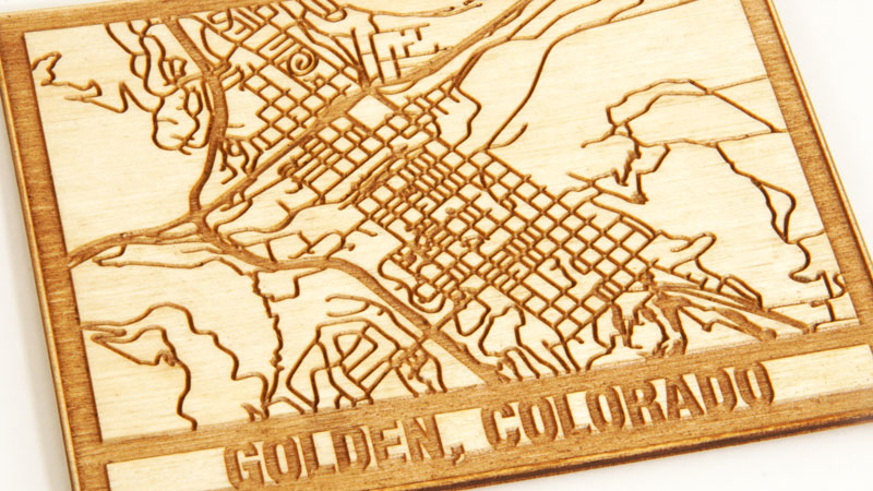 mapa dourado a laser gravado a laser