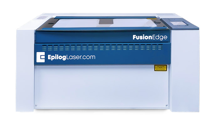 Máquina Fusion Edge de gravar, cortar e marcar a laser para empresas dedicadas à produção.