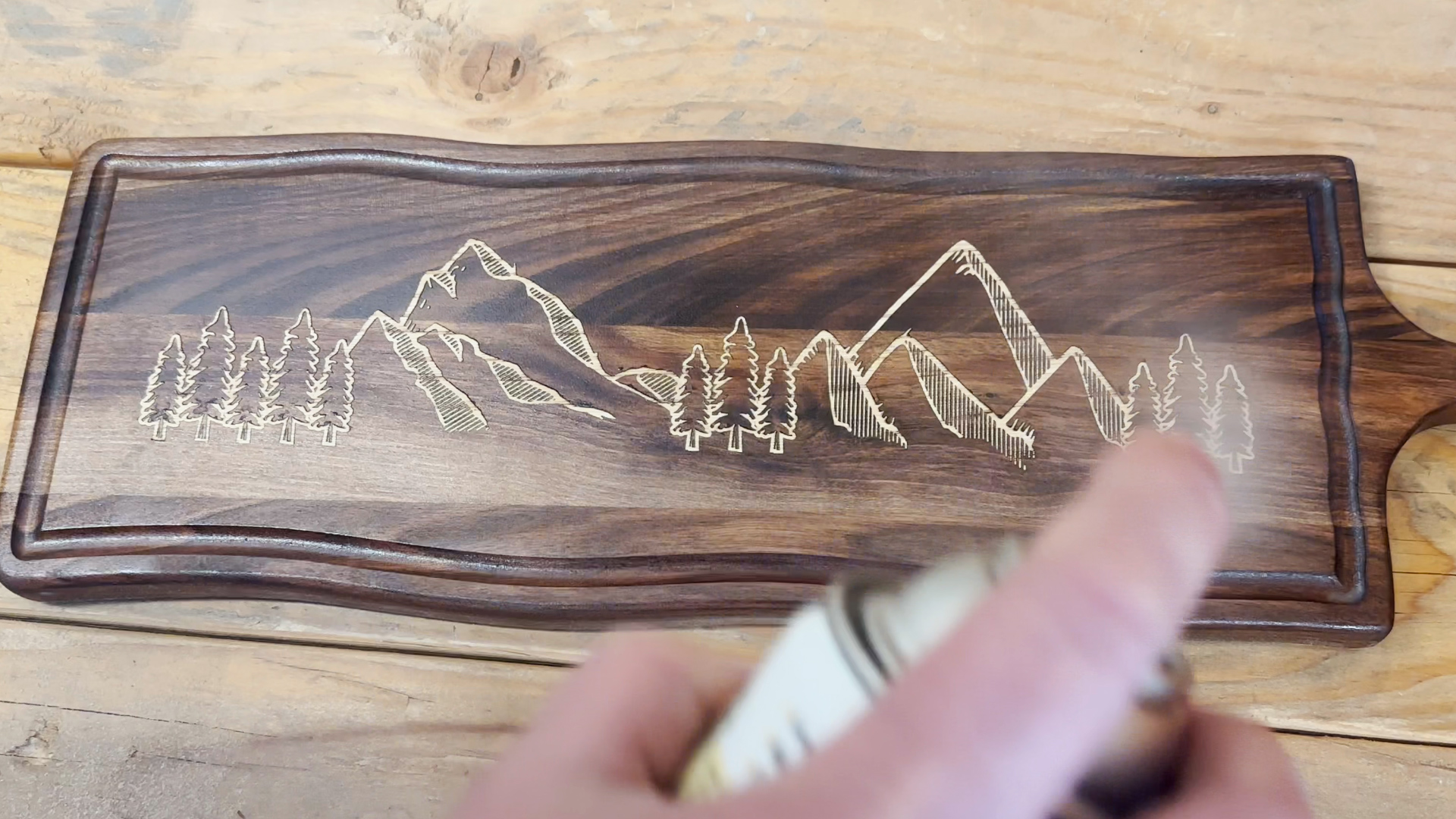 Apply shellac to inlay cutting board