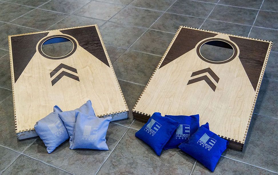 Piattaforma di legno per Cornhole tagliata al laser