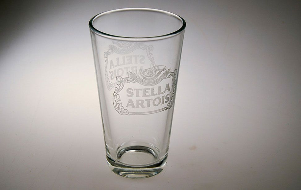 Vaso de pinta Stella Atois grabado con láser