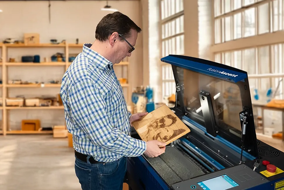 Fotogravur mit James Stanaway